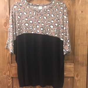 Colorblock Leopard top